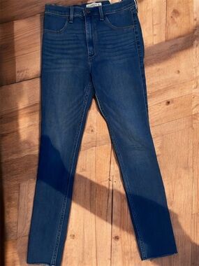 Abercrombie ultra high rise jean legging blue denim Women’s size 28 / 6